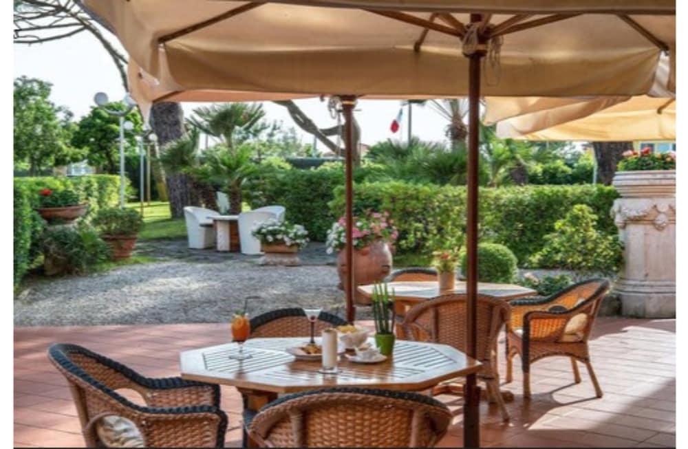 Versilia Palace 4*