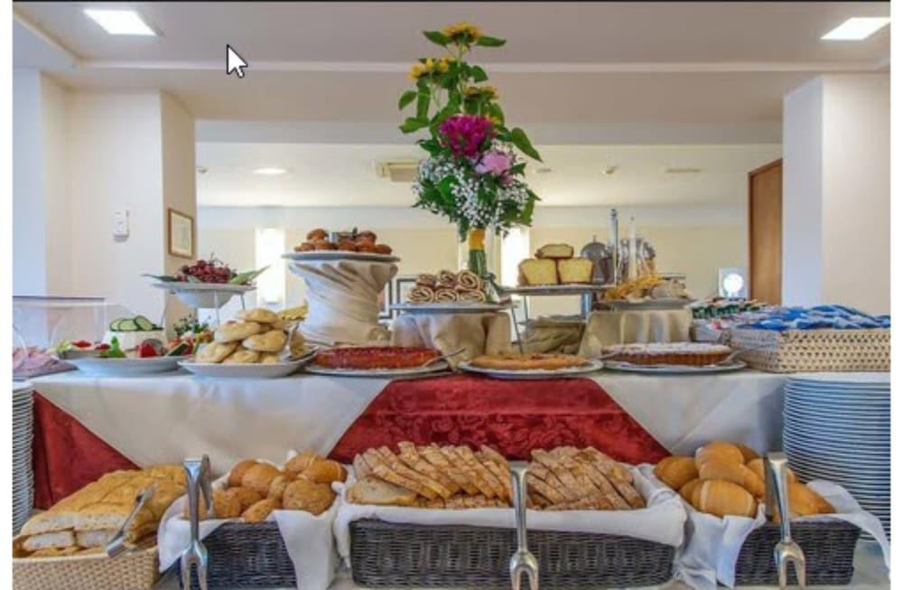 Hotel Versilia Palace 4*