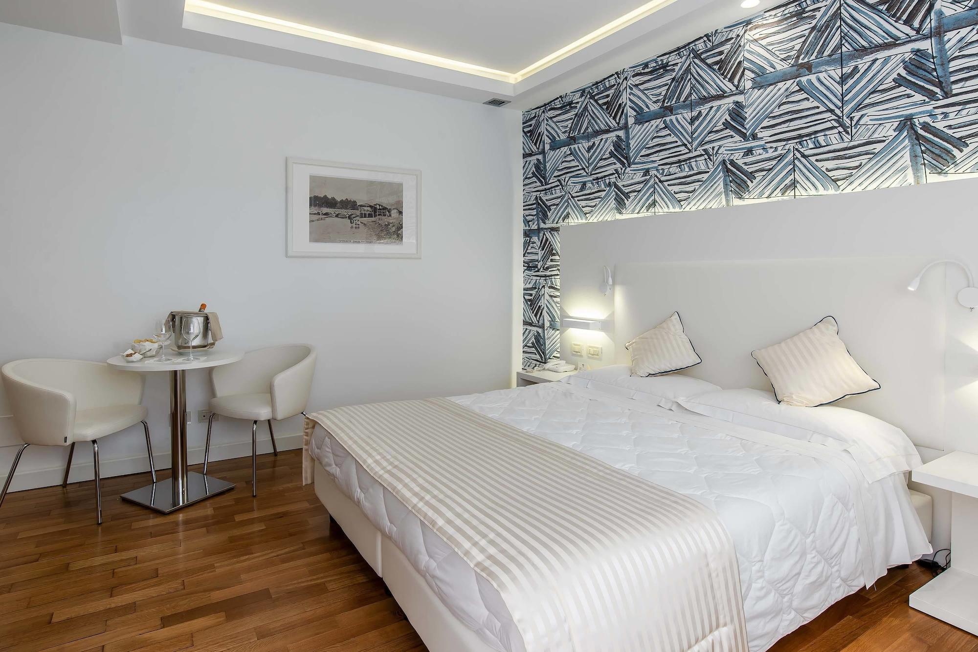 Hotel Versilia Palace 4*