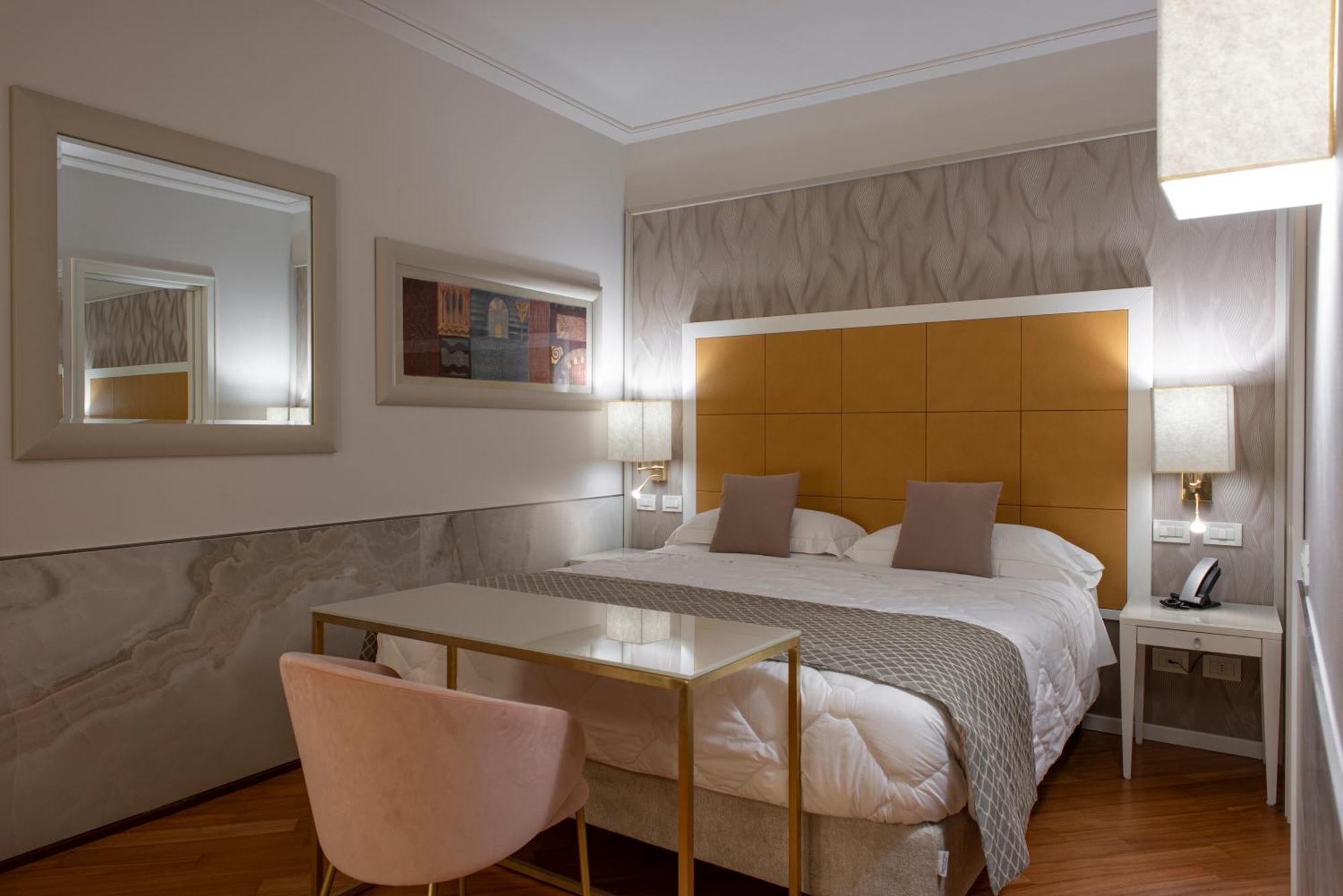 Hotel Versilia Palace 4*