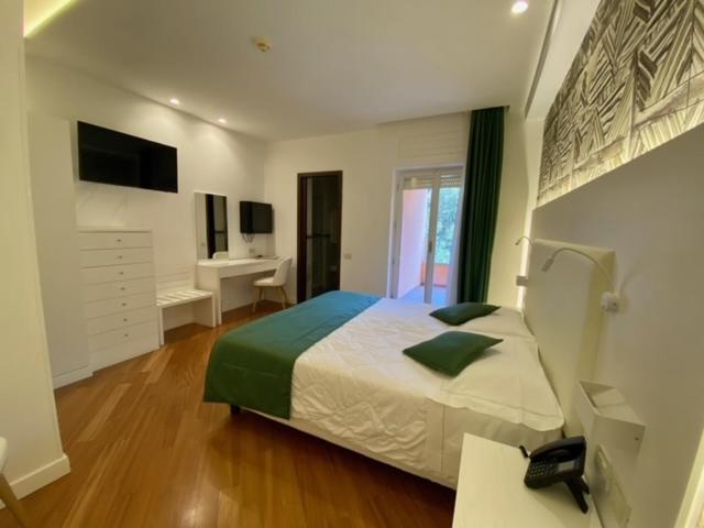 Versilia Palace Hotel 4*