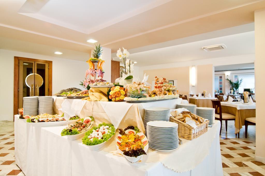 Hotel Versilia Palace 4*